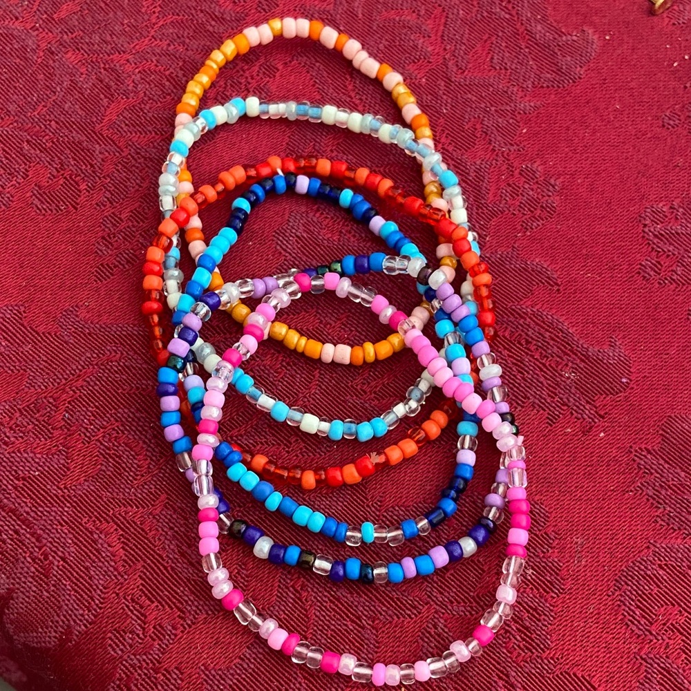 5/$10❤️❤️❤️NEW SET OF 6 Colorful Glass Beaded Stretch Bracelets